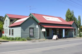 Stanley's Studio And Gallery - Fine Art And Craft - ACT Tourism 0