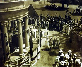 UQ Fryer Library - ACT Tourism 0