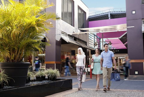 Harbour Town Outlet Shopping Centre - ACT Tourism 3