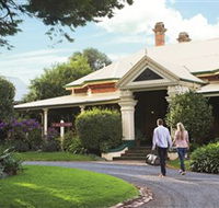 Historical Walk Through Russell Street - ACT Tourism