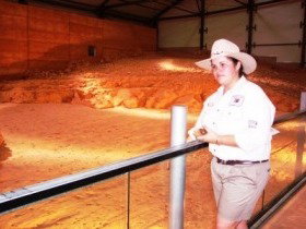 Dinosaurs And Opals Four Wheel Drive Track - ACT Tourism 0