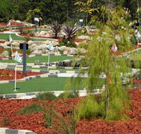 18 Hole Mini Golf - Club Husky - ACT Tourism