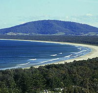 Sir Charles Kingsford Smith Memorial and Lookout - ACT Tourism