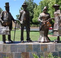 Dad Dave Mum and Mabel - ACT Tourism