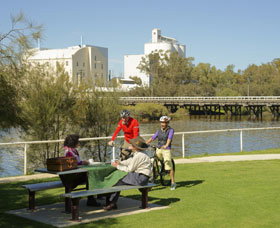 Avon River - ACT Tourism 0
