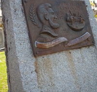 Thunderbolt's Statue and Constable Walker Memorial - ACT Tourism