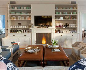 East Coast Lounge - ACT Tourism 1