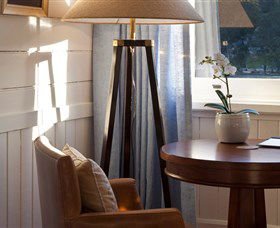 East Coast Lounge - ACT Tourism 4