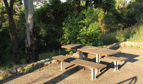 Turkeys Nest Picnic Area And Lookout - ACT Tourism 3