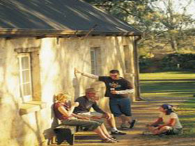 Overland Corner Hotel - ACT Tourism 0