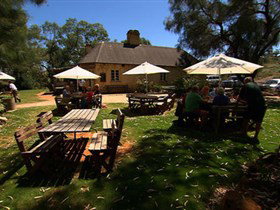 Overland Corner Hotel - ACT Tourism 3