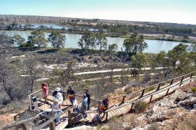 Ngaut Ngaut Aboriginal Site - ACT Tourism 0