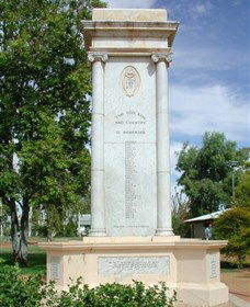 Charleville War Memorial - ACT Tourism 1