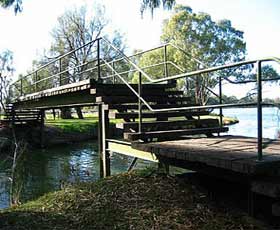 Junction Island Nature Reserve, Canoe Tree And Walking Track - ACT Tourism 1