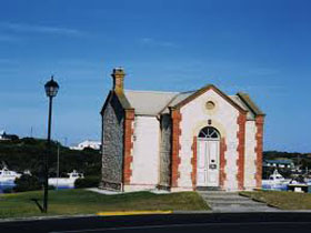 Royal Circus And Customs House In Robe - ACT Tourism 0