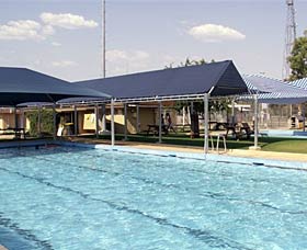 Boomi Artesian Hot Spa And Cold Pools - ACT Tourism 1