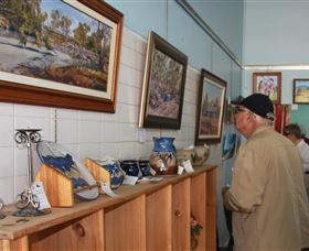 Peak Hill Art Gallery - ACT Tourism 1