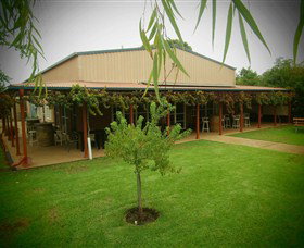Red Earth Estate Vineyard - ACT Tourism 2