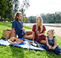 Wagga Beach - ACT Tourism