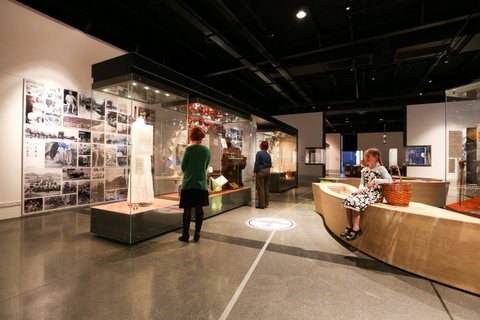 Albury Library Museum - ACT Tourism 8