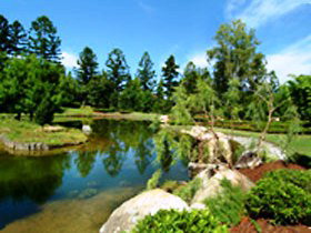 Queens Park In Ipswich - ACT Tourism 0