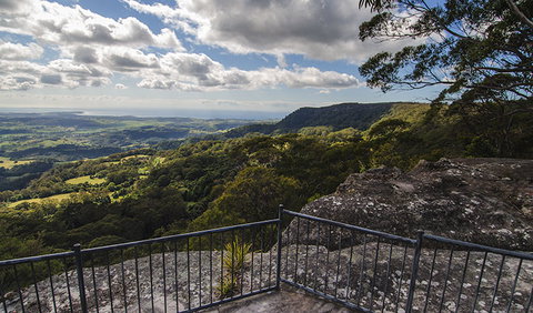 Illawarra Lookout Walking Track - ACT Tourism 1