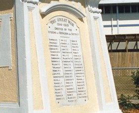 Beenleigh War Memorial - ACT Tourism 2