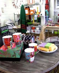 The Famous Tinonee Cafe And Gift Shop - ACT Tourism 0