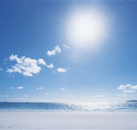 Hawks Nest Beach - ACT Tourism