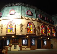 Draculas Cabaret Restaurant - ACT Tourism