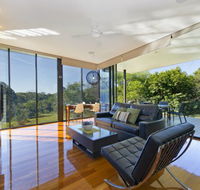 Glass On Glasshouse - ACT Tourism