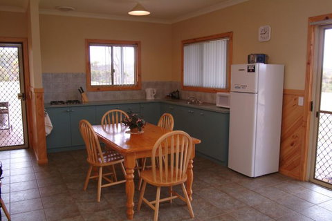 Riverside Retreat - ACT Tourism 3