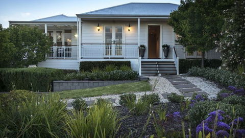 The Summer House - ACT Tourism 0
