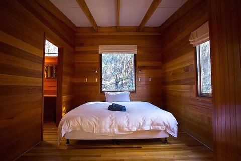 Great Walks Of Australia: 4-Day Freycinet Experience Walk - ACT Tourism 3