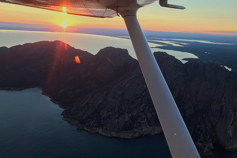 Freycinet Peninsula Or Wineglass Bay Scenic Flight - ACT Tourism 1