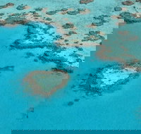 Reef and Island Scenic Flight from Airlie Beach - ACT Tourism