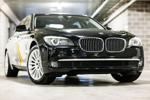 Family Sydney Airport Departure Transfer - ACT Tourism 2