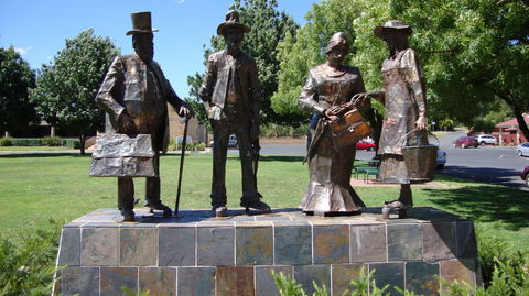 Dad, Dave, Mum And Mabel - ACT Tourism 2
