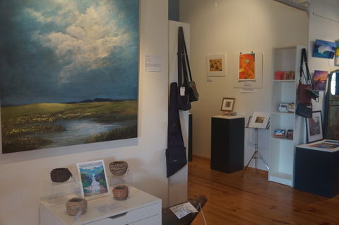 Rustic Blue Gallery Cafe Day Spa - ACT Tourism 1