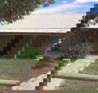 Early Settlers Cottage Solly's Hut - ACT Tourism