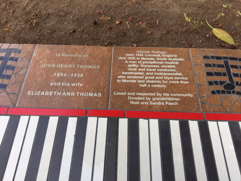 Piano Park Bench, Moonta - ACT Tourism 1