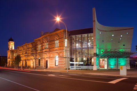 The Riddoch & Main Corner Complex - ACT Tourism 0