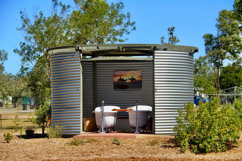 Julia Creek Artesian Baths - ACT Tourism 0