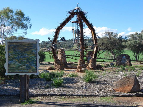 Wellington Gateway Sculpture - ACT Tourism 0