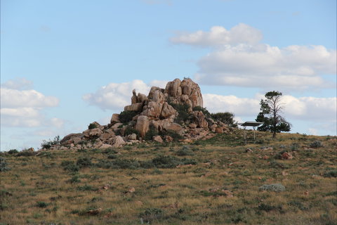 Castle Rock Walk And Lookout - ACT Tourism 1