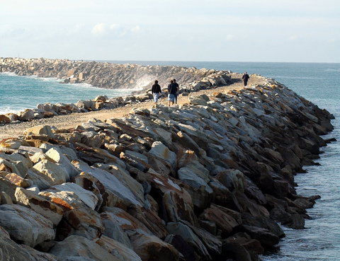 Iluka Break Wall - ACT Tourism 0