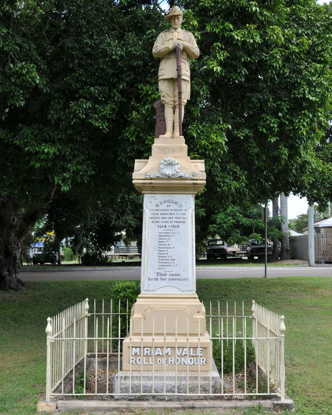 Miriam Vale War Memorial - ACT Tourism 1