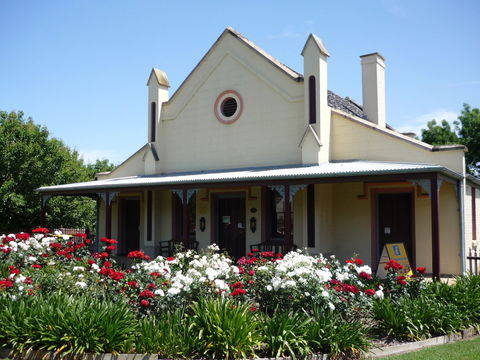 Quondong Cottage - ACT Tourism 2