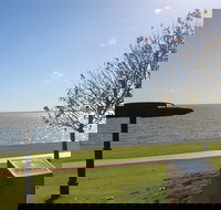 The Donald Campbell Obelisk - ACT Tourism