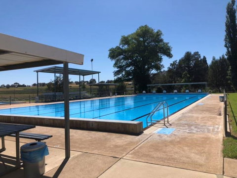 Molong Swimming Pool - ACT Tourism 0